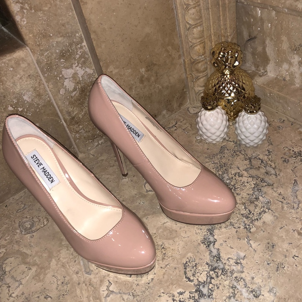 • STEVE MADDEN PHANTOM HEELS •